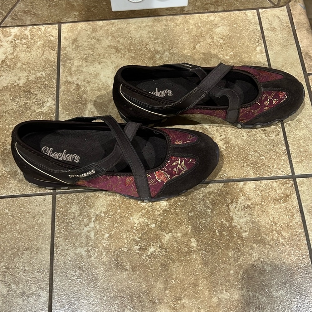 Skechers shoes size 6.5 ladies brand new never worn